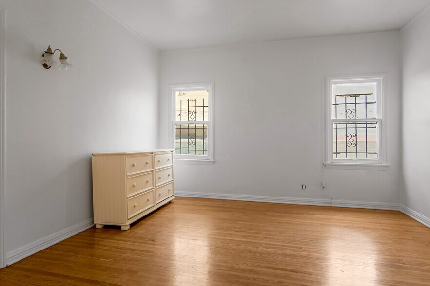 More Photos Of 712 S Stanley Ave, Los Angeles Apartments For Sale