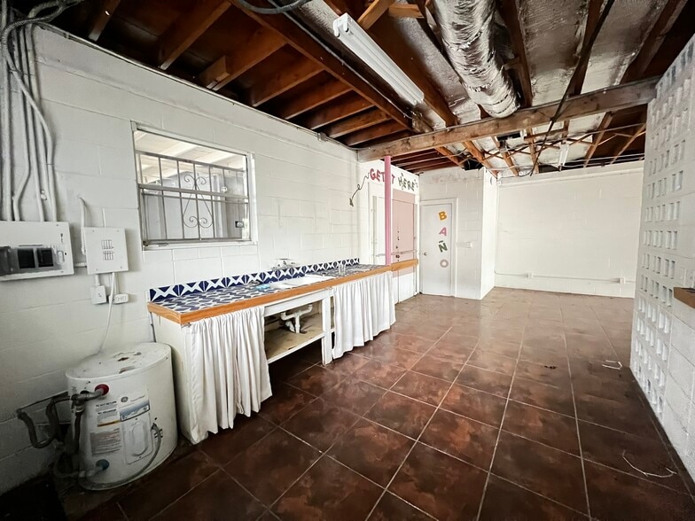 More Photos Of 2609 E Cesar Chavez St, Austin Restaurant For Lease