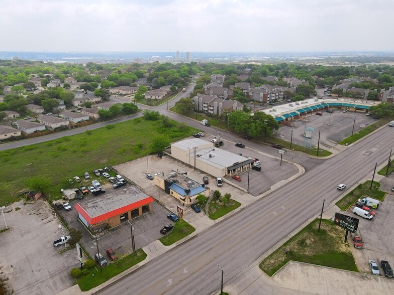 More Photos Of 11318 Perrin Beitel Rd, San Antonio Restaurant For Sale