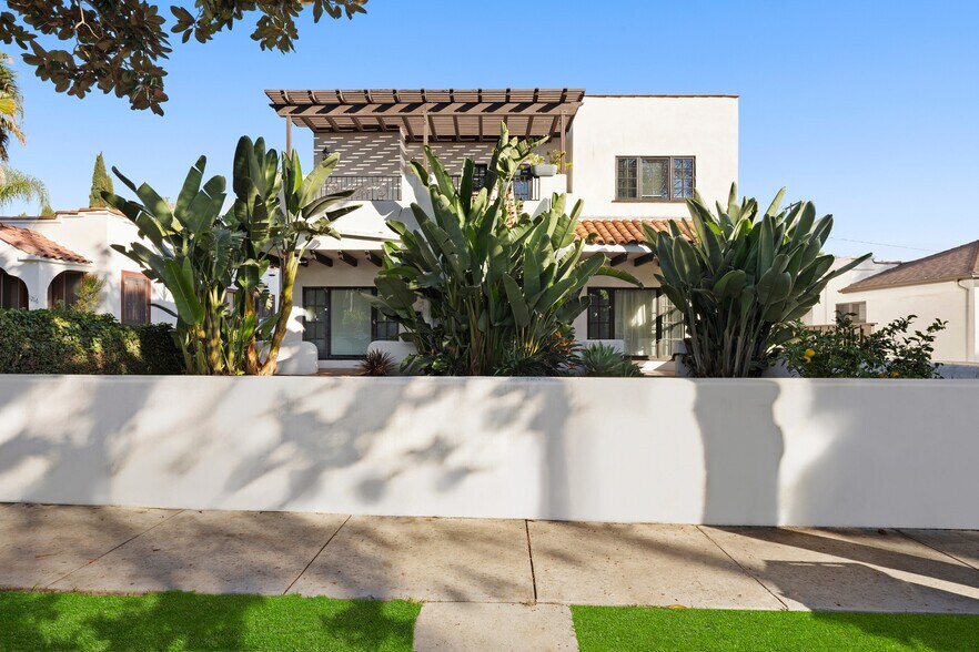 More Photos Of 1208 Poinsettia Dr, West Hollywood Apartments For Sale