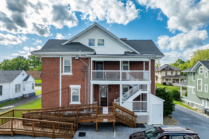 More Photos Of 114 E Unaka Ave, Johnson City Office Residential For Sale