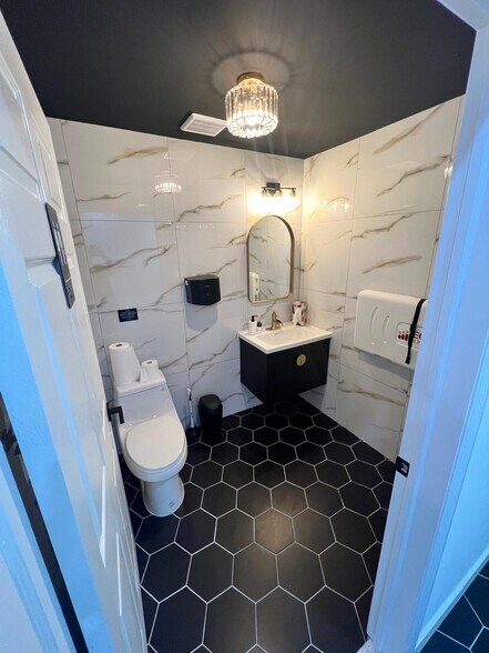 More Photos Of 80-31 Jamaica Ave, Jamaica Apartments For Lease