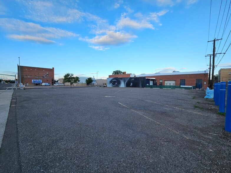 More Photos Of 815 N 1st Ave, Great Falls Auto Dealership For Lease