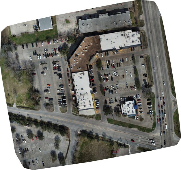 More Photos Of 5003-5075 Garth Rd, Baytown Unknown For Lease