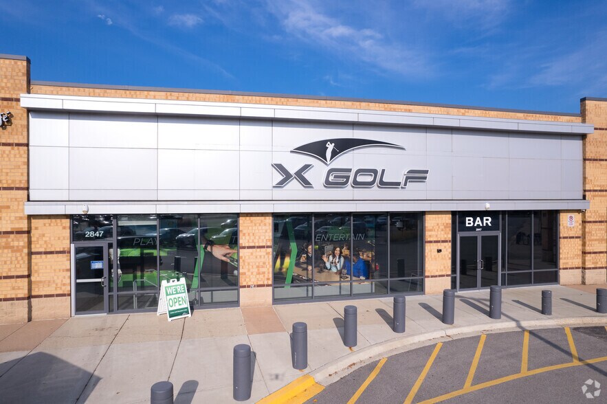 More Photos Of 2823-2863 Pfingsten Rd, Glenview General Retail For Lease