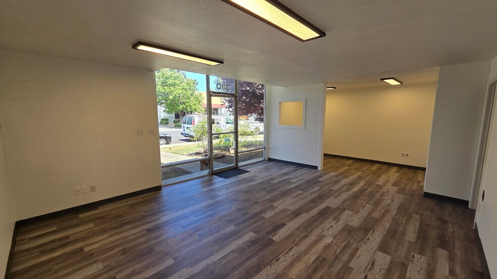 More Photos Of 38 Commerce Pl, Vacaville Light Manufacturing For Lease