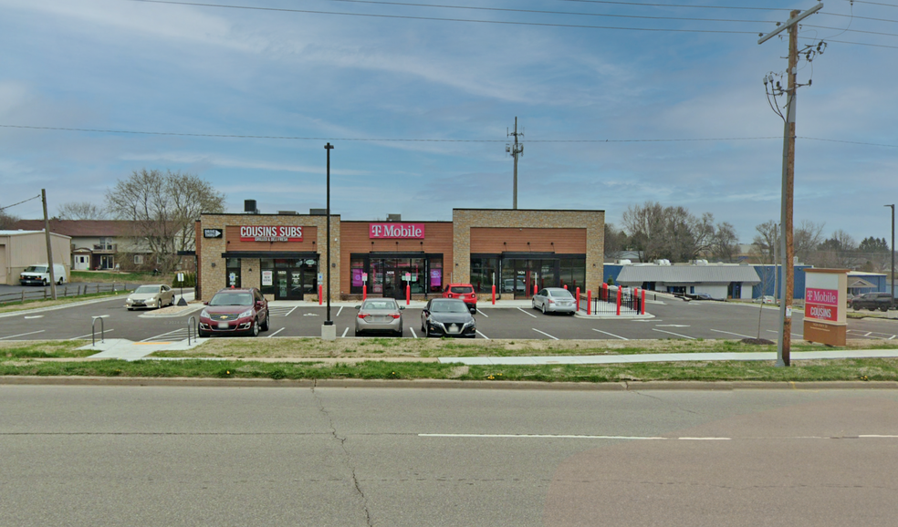 Primary Photo Of 1424-1432 US Highway 51, Stoughton Storefront For Lease