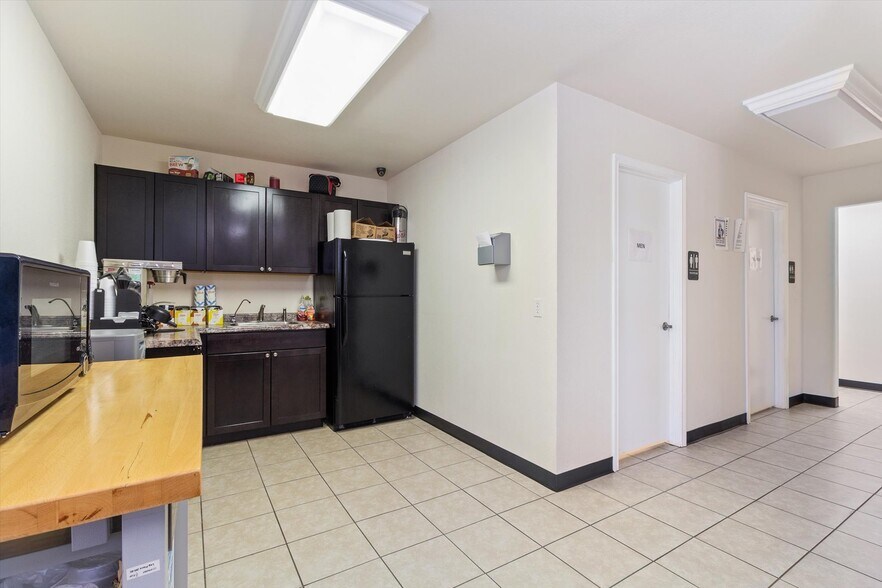 More Photos Of 2108 Ranch Road 12, San Marcos General Retail For Sale