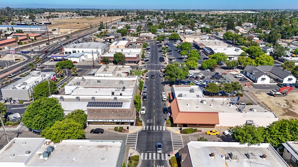 More Photos Of 1300-1340 Broadway Ave, Atwater Storefront For Lease