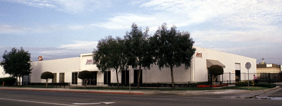 More Photos Of 16102 Gothard St, Huntington Beach Warehouse For Lease