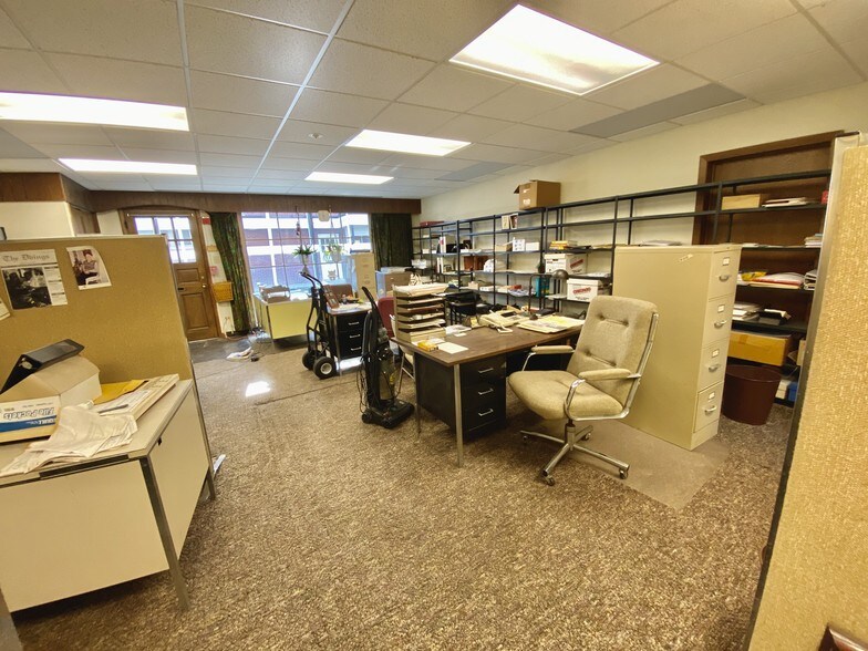 More Photos Of 5508 S Brainard Ave, Countryside Apartments For Lease