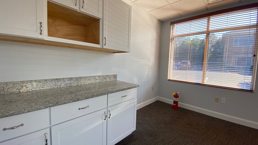 More Photos Of 3331 N Berkeley Lake Rd NW, Berkeley Lake Medical For Lease