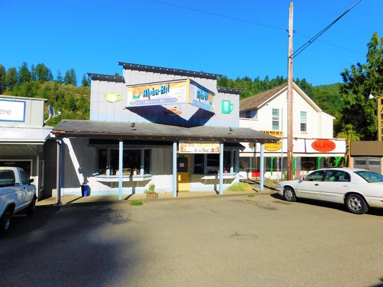 More Photos Of 10780 Highway 126, Mapleton General Retail For Sale