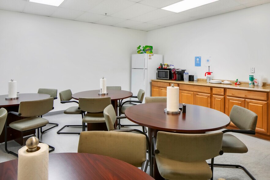 More Photos Of 1000 S Grand Ave, Santa Ana Industrial For Sale