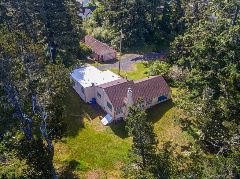 More Photos Of 2624 Neawanna St, Seaside Specialty For Sale