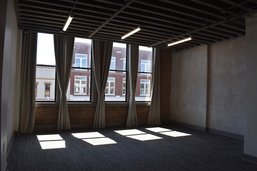 More Photos Of 112 W 7th St, Columbia Office For Lease