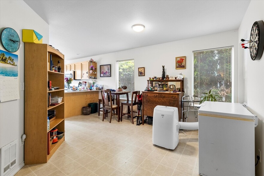 More Photos Of 344 E Bellis Fair Pky, Bellingham Apartments For Sale