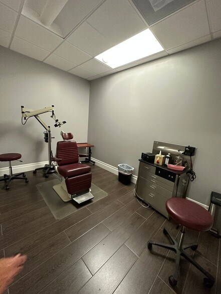 More Photos Of 7451 Wiles Rd, Coral Springs Medical For Sale