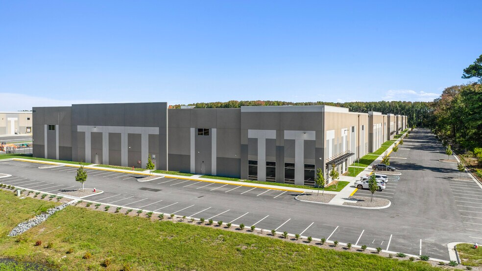 More Photos Of 30 Aberdeen Rd, Hampton Unknown For Lease