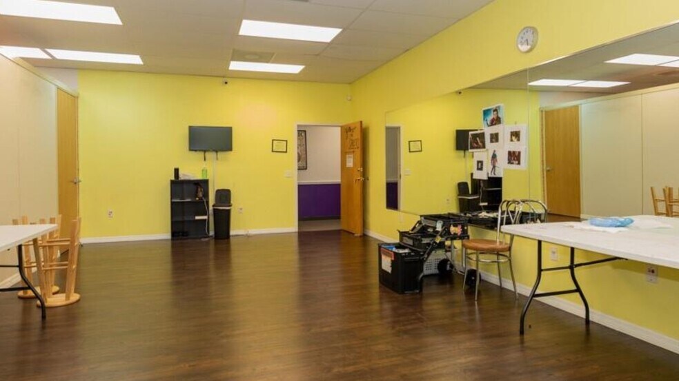 More Photos Of 689 Deltona Blvd, Deltona Office Residential For Sale