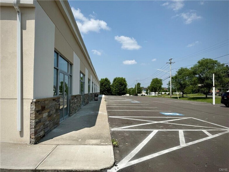 More Photos Of 3505 West Rd, Cortland Freestanding For Lease