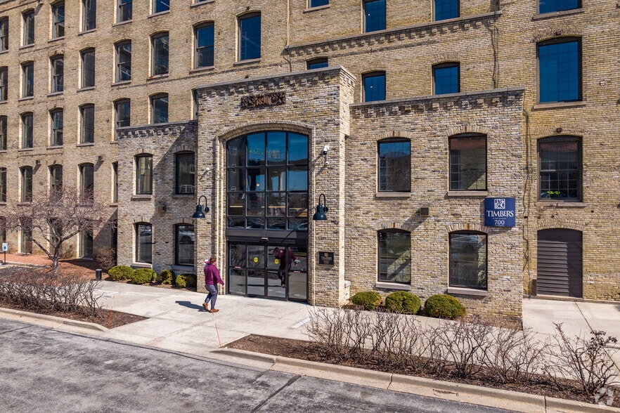 More Photos Of 700 W Virginia St, Milwaukee Office For Lease