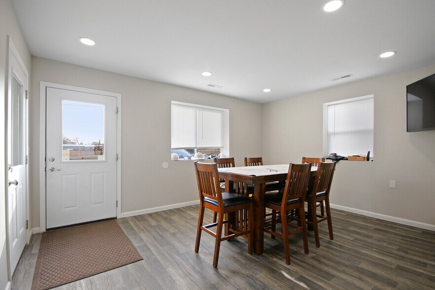 More Photos Of 1010 W Buchanan St, California Freestanding For Sale