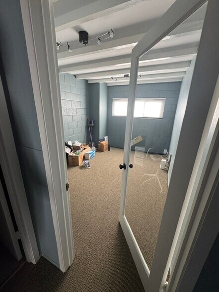 More Photos Of 1682 Laurel St, San Carlos Office Residential For Lease