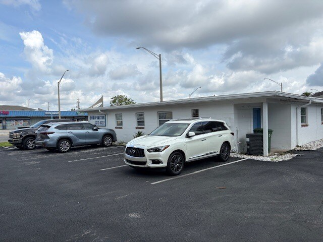 More Photos Of 1123-1131 3rd St N, Jacksonville Beach Medical For Sale