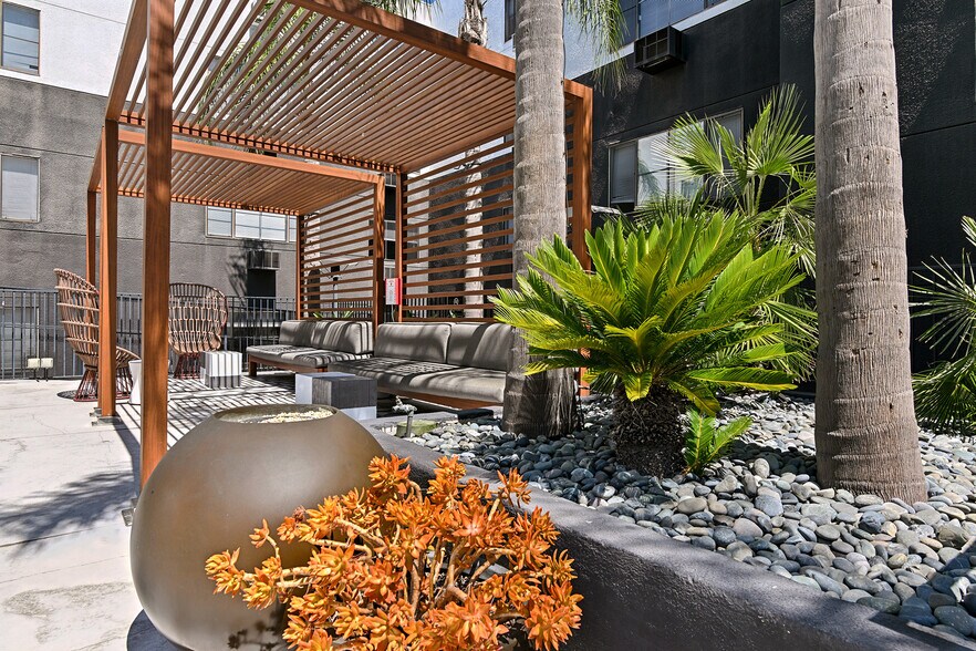 More Photos Of 1745-1750 N Wilcox Ave, Los Angeles Apartments For Sale