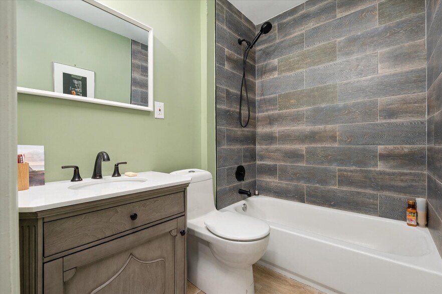 More Photos Of 104 Maple Ave, Chestertown Apartments For Sale