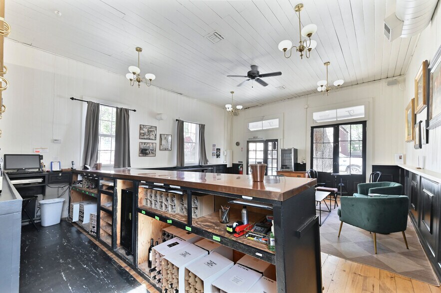 More Photos Of 435 Main St, Murphys General Retail For Sale