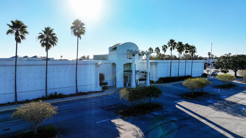 More Photos Of 3520 US Highway 98 N, Lakeland Department Store For Lease