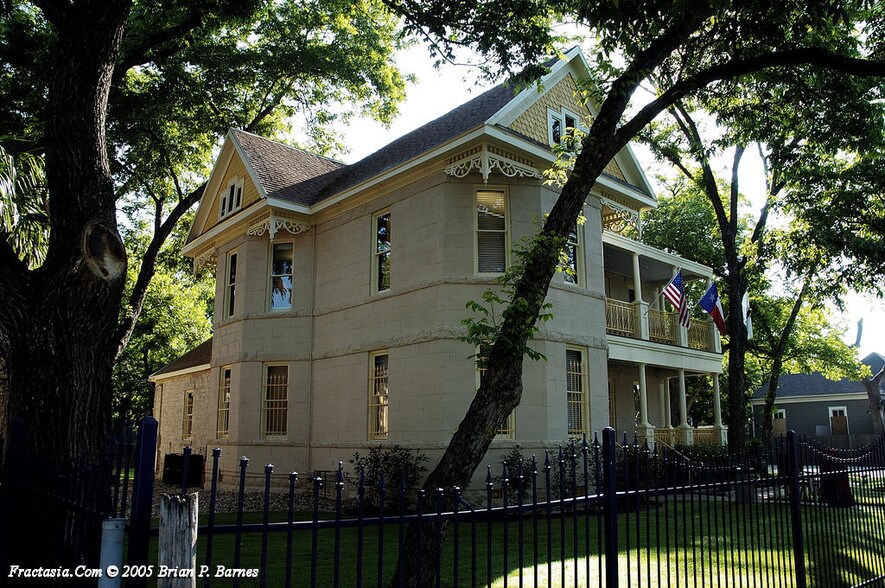 More Photos Of 1402 E Cesar Chavez St, Austin Office For Lease