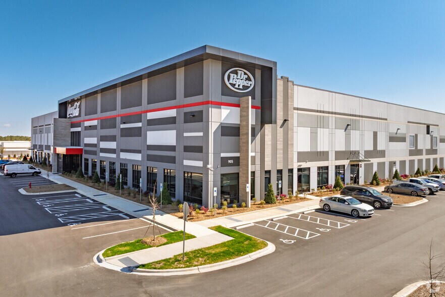 More Photos Of 0 US Hwy 64, Apex Unknown For Lease