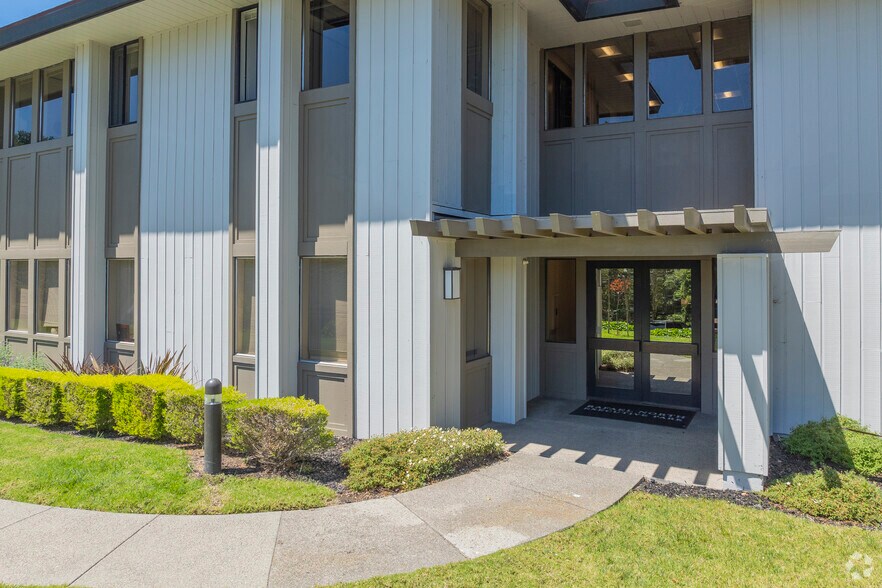 More Photos Of 165-185 N Redwood Dr, San Rafael Office For Lease