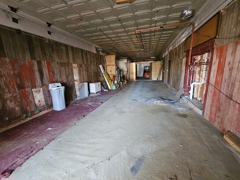 More Photos Of 17624 IN-37 Hwy, Harlan Light Distribution For Lease