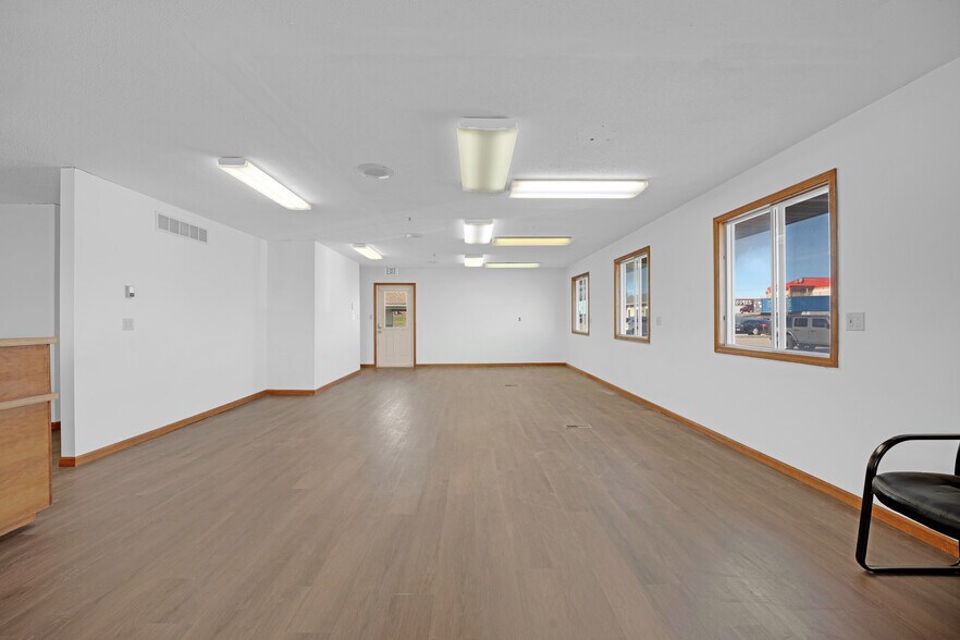 More Photos Of 804 Winchester Dr, Sedalia Medical For Sale