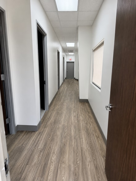 More Photos Of 20212 Hempstead Rd, Houston Warehouse For Lease