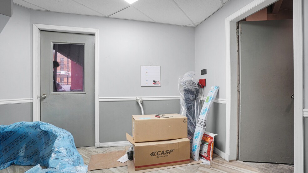 More Photos Of 10 Jerusalem Ave, Hempstead Auto Repair For Sale