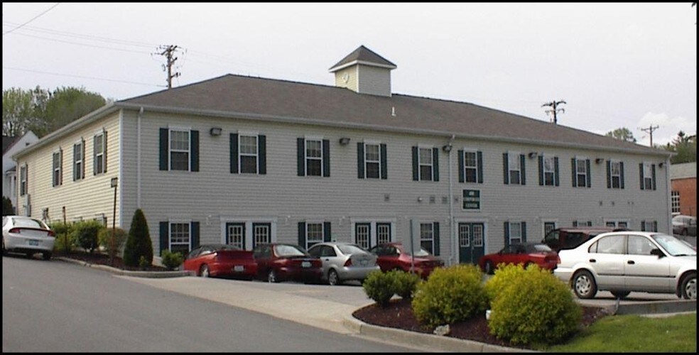 Primary Photo Of 400 N 5th St, Saint Charles Office For Lease