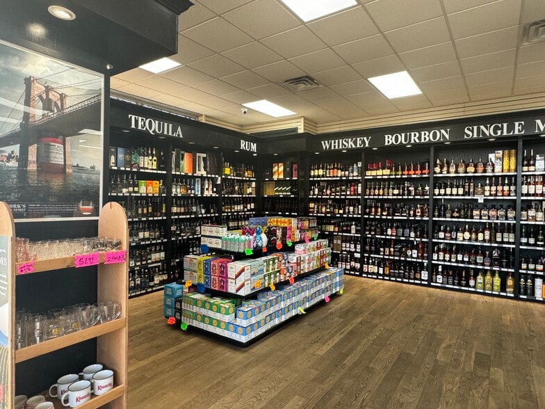 More Photos Of 800 E Boston Post Rd, Mamaroneck Storefront For Sale