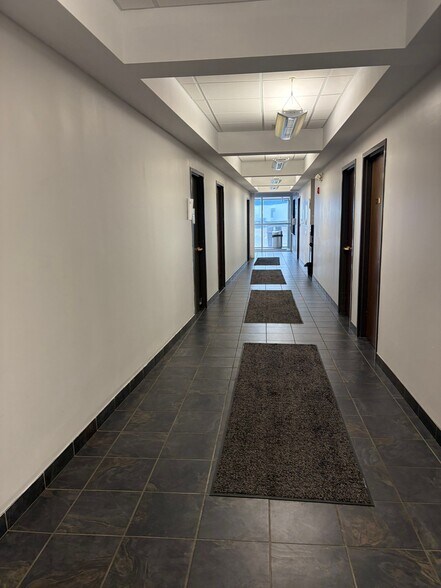 More Photos Of 401 E Amherst St, Buffalo Light Distribution For Lease