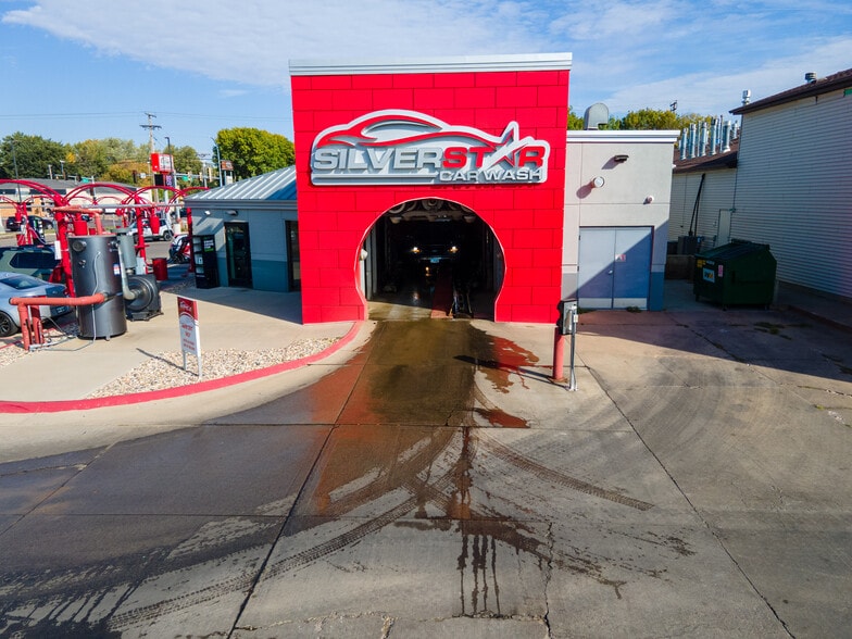 Primary Photo Of 1221 W 41st St, Sioux Falls Carwash For Sale