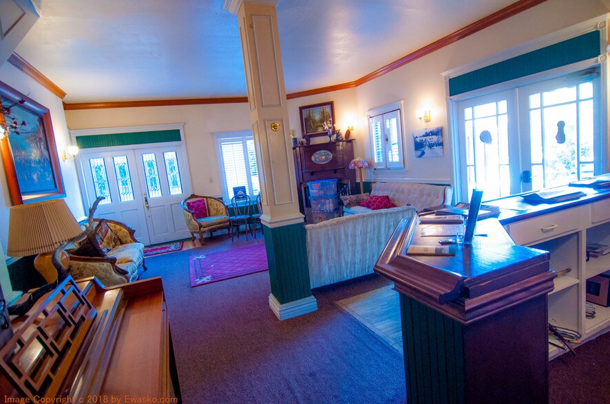 More Photos Of 800 Arrowhead Villa Rd, Lake Arrowhead Lodge Meeting Hall For Sale