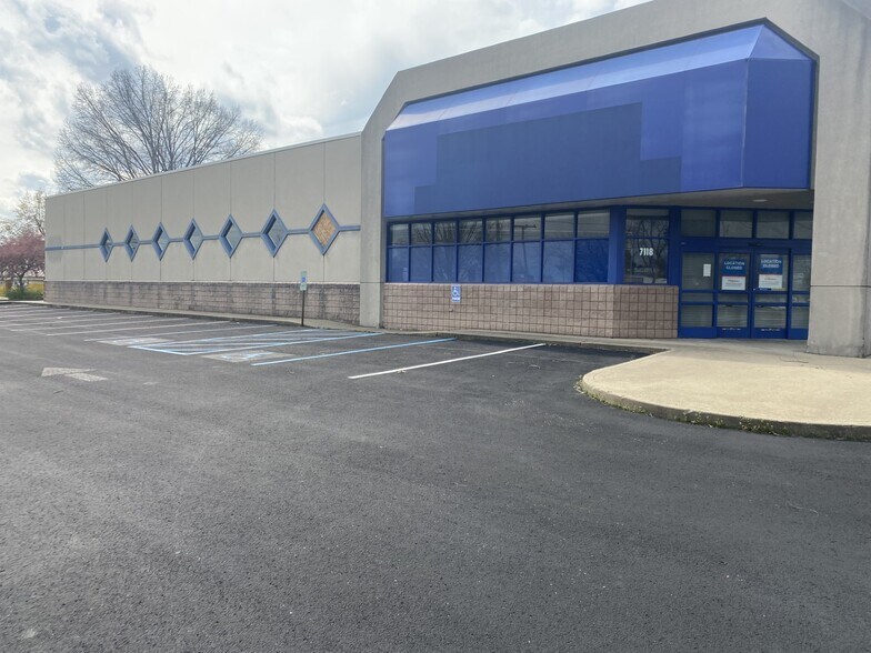 More Photos Of 7118 Southside Dr, Louisville Freestanding For Sale