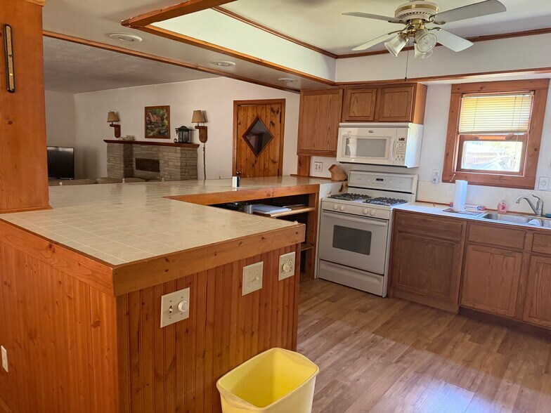 More Photos Of 3980 Lakeshore Dr, Rhinelander Lodge Meeting Hall For Sale