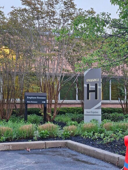 More Photos Of 164 Commack Rd, Commack Medical For Sale