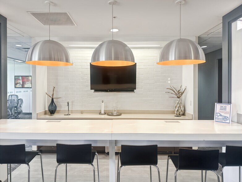 More Photos Of 7455 Arroyo Crossing Pky, Las Vegas Coworking Space