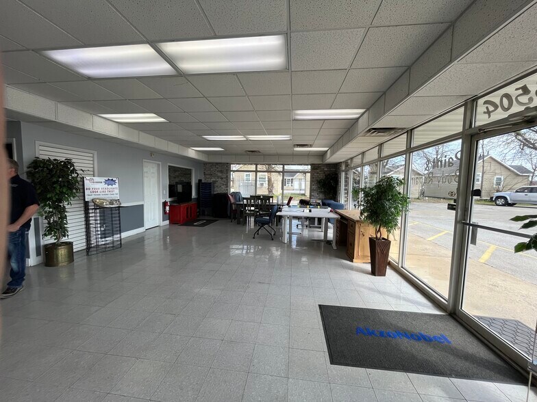 More Photos Of 3504 S Thompson St, Springdale Freestanding For Sale